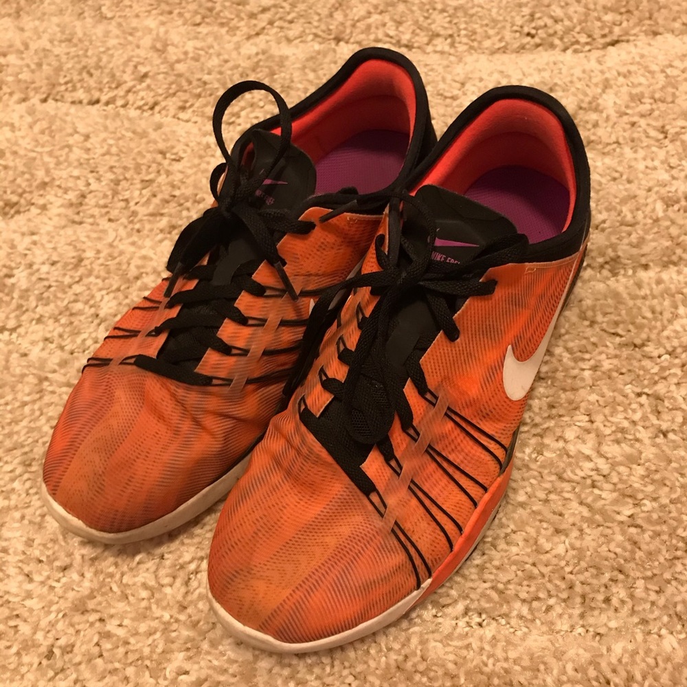 NIKE SHOES